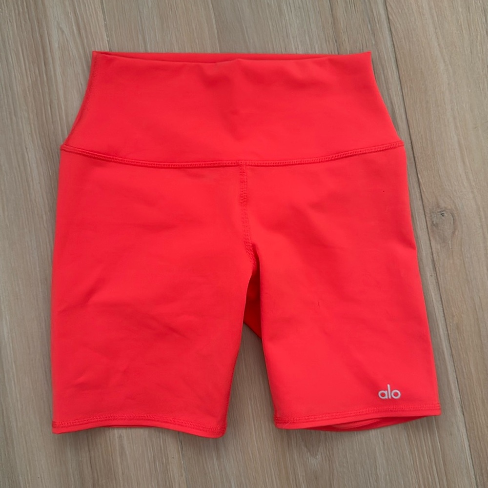 ALO yoga Red hot summer biker shorts Size S